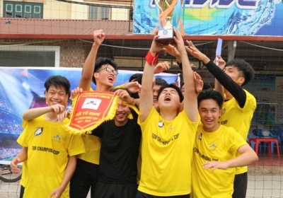 Chung kết Giải bóng đá TQB Champions Cup