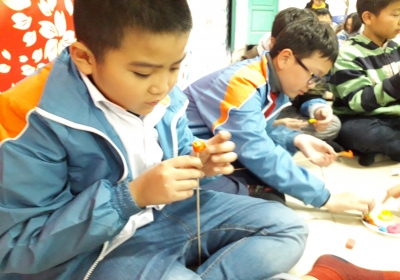 Về với dân gian qua nghệ thuật nặn tò he