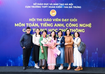 Mừng thầy cô mang giải thưởng về với Tạ Quang Bửu từ Hội thi Giáo viên Dạy giỏi năm học 2024-2025