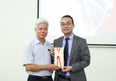 Tiết học với Giáo sư đến từ Đại học Macquarie - Úc về chủ đề IoTs - Công nghệ của tương lai