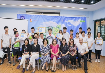 TQBers tự tin thể hiện khả năng tiếng Anh trong Chung kết Hùng biện Tiếng Anh - Voice of the pioneers