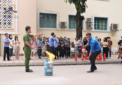 Tập huấn PCCC & CNCH - Cán bộ/Nhân viên trường THCS và THPT Tạ Quang Bửu sẵn sàng công tác PCCC