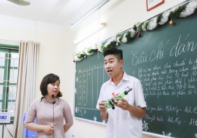 Tự chế máy hút bụi mini dễ không tưởng như team TQBers 10A1 và 10E2 trong giờ Vật lý