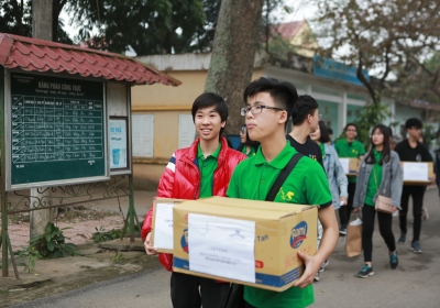 TQBers 10E3 và chuyến đi "Chia sẻ yêu thương"