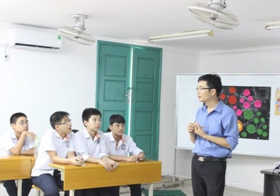 CLB Nghiên cứu Khoa học đến với học sinh khối 10