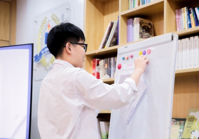 Hệ Toán - Tin học hướng nghiệp trực tiếp cùng chuyên gia khai vấn