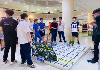 Một ngày khám phá trải nghiệm STEM Robotics